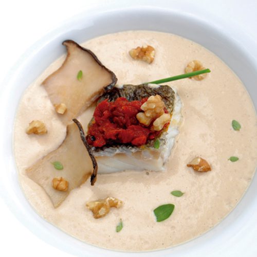 Receta de Bacalao confitado con crema de setas y nueces