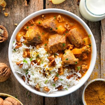 Receta de Bol de cordero y nueces al curry