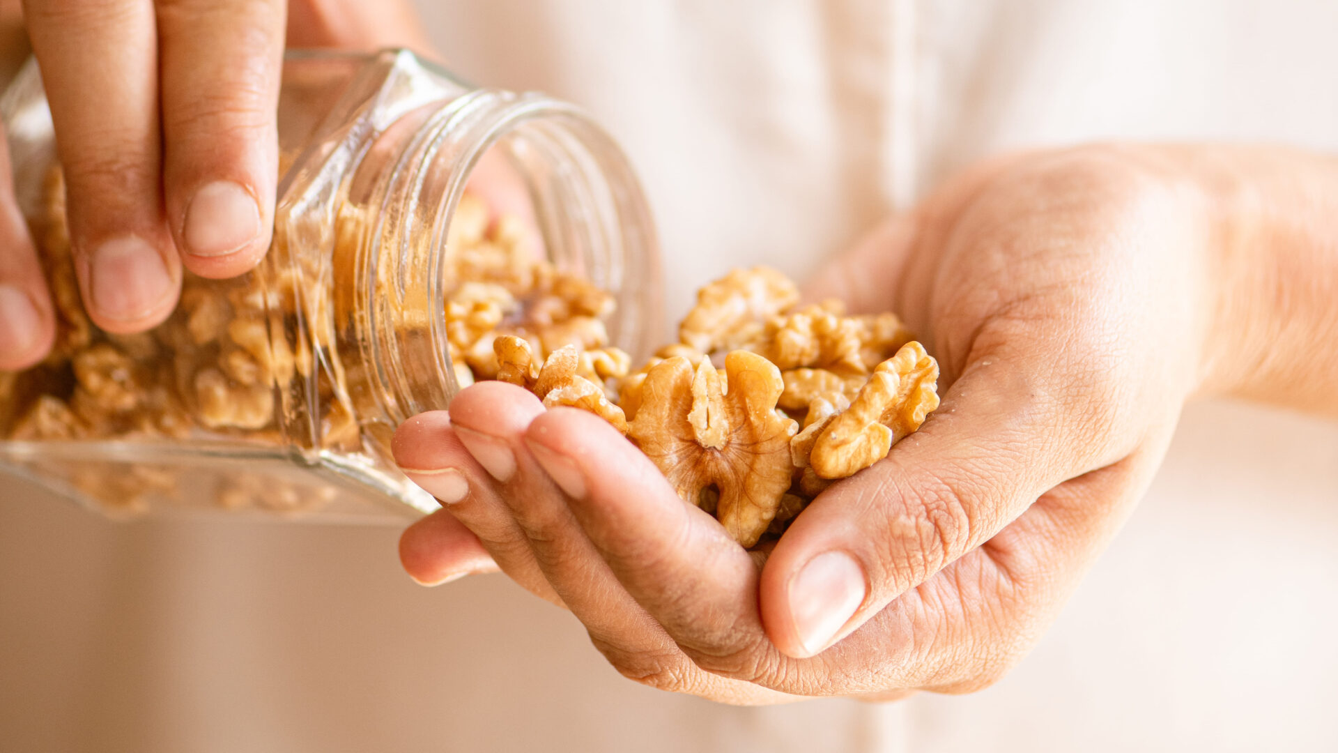 Estudio nueces y sueño en adultos jovenes 